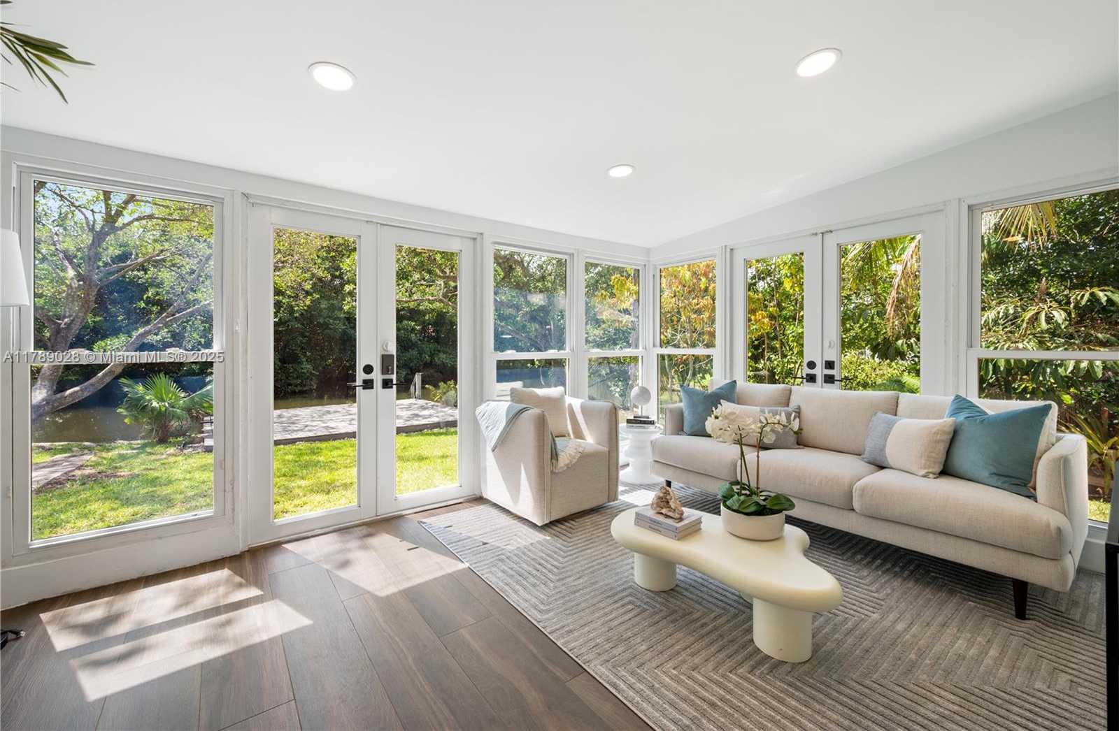 Small Image of 2555 NORTH EAST 200TH ST, Miami Number 11