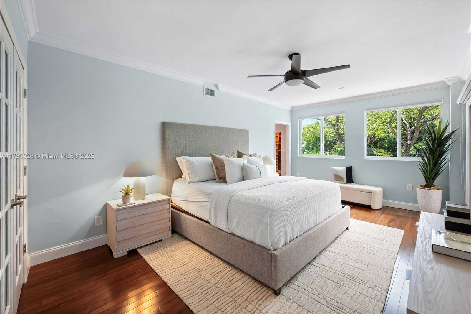 Small Image of 2555 NORTH EAST 200TH ST, Miami Number 13