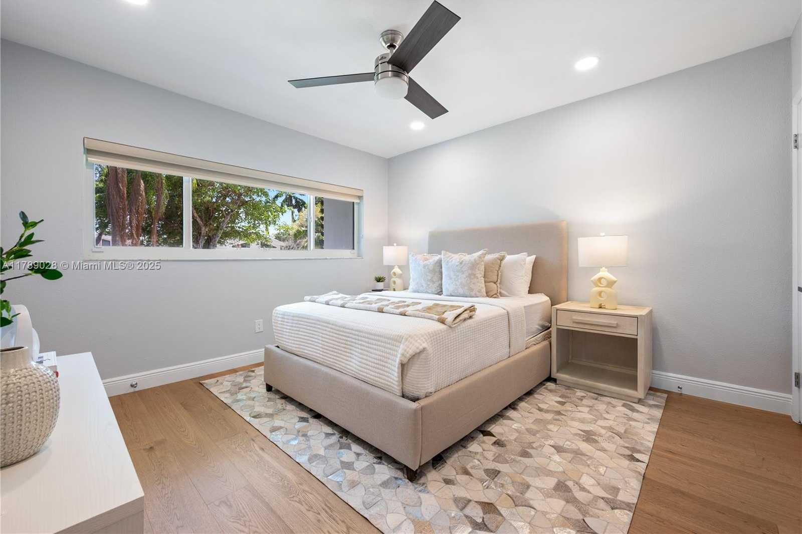 Small Image of 2555 NORTH EAST 200TH ST, Miami Number 18