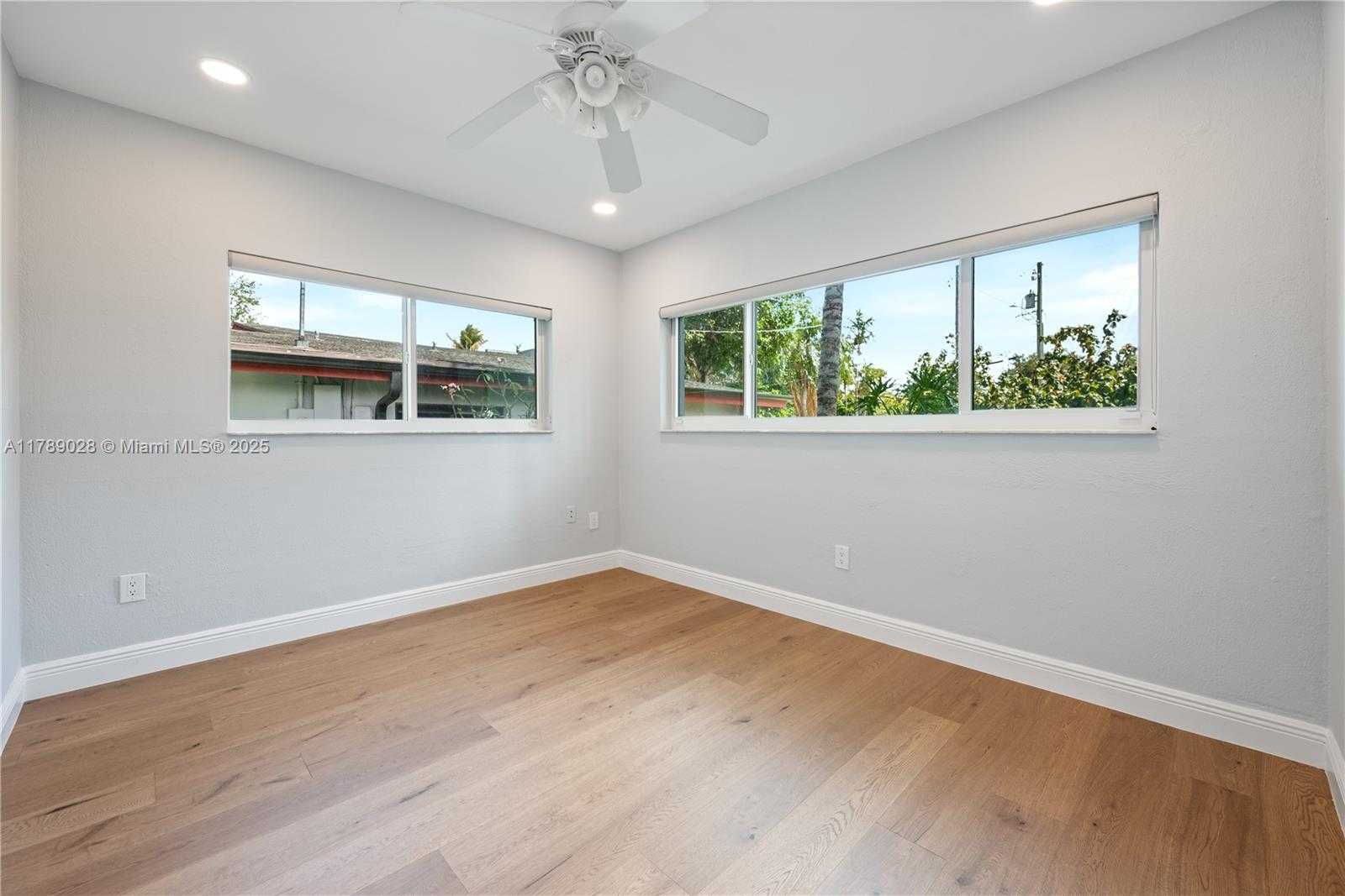 Small Image of 2555 NORTH EAST 200TH ST, Miami Number 20