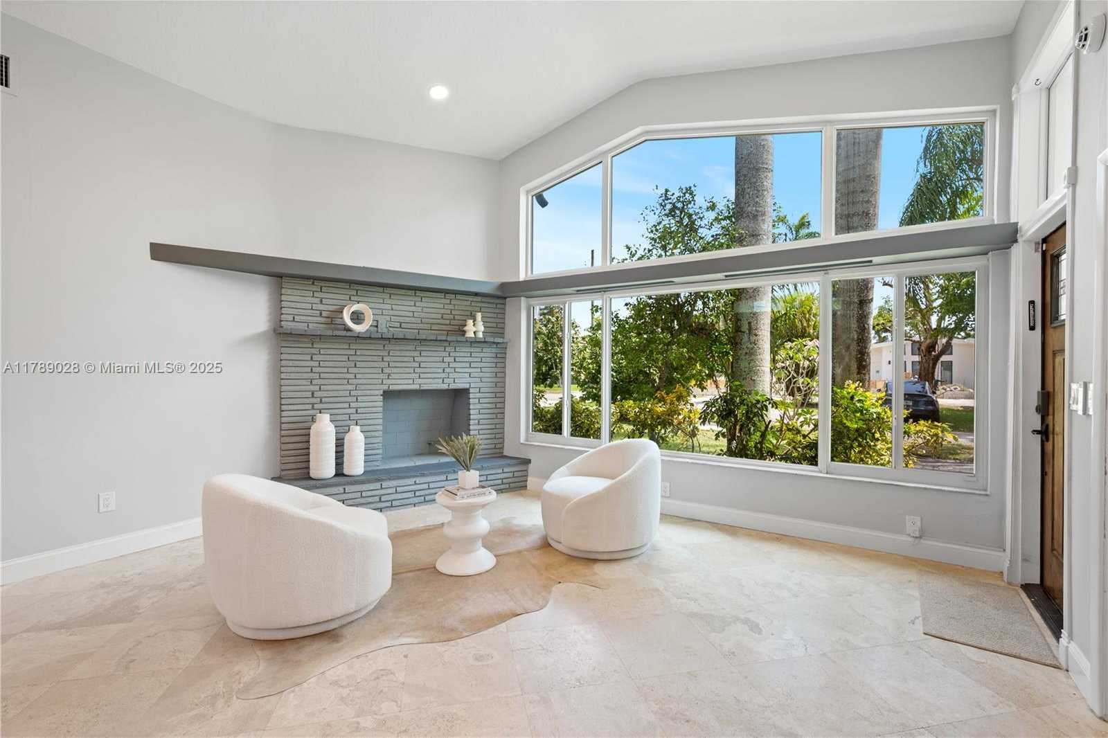 Small Image of 2555 NORTH EAST 200TH ST, Miami Number 3