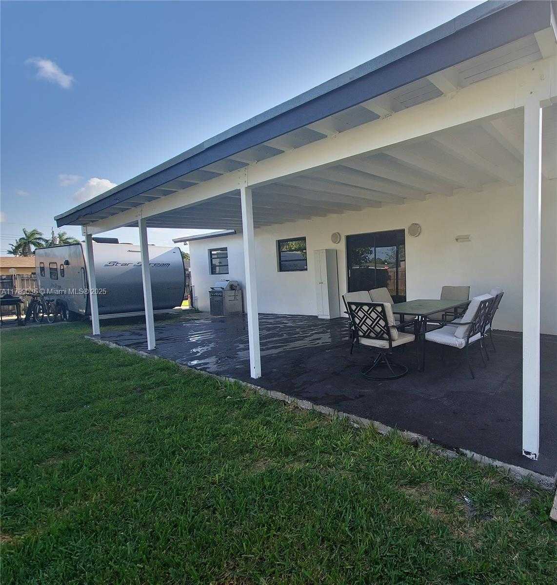 Small Image of 15561 SOUTH WEST 102ND CT, Miami Number 15