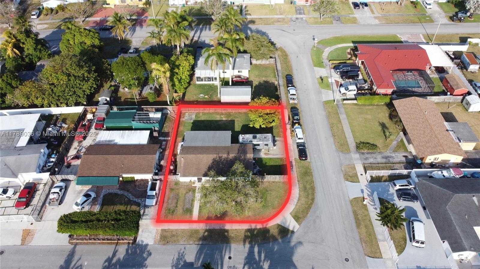 Small Image of 15561 SOUTH WEST 102ND CT, Miami Number 19
