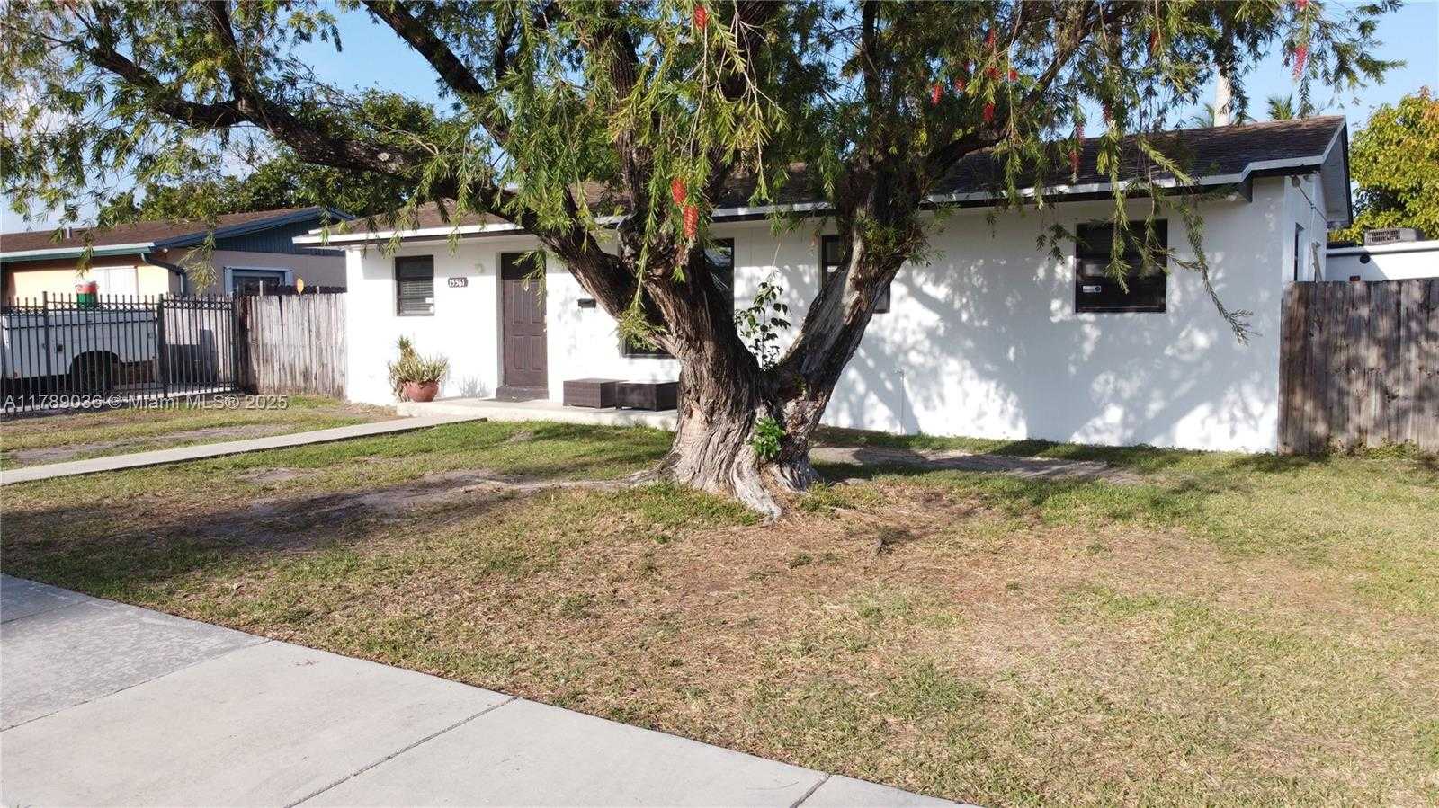 Small Image of 15561 SOUTH WEST 102ND CT, Miami Number 3