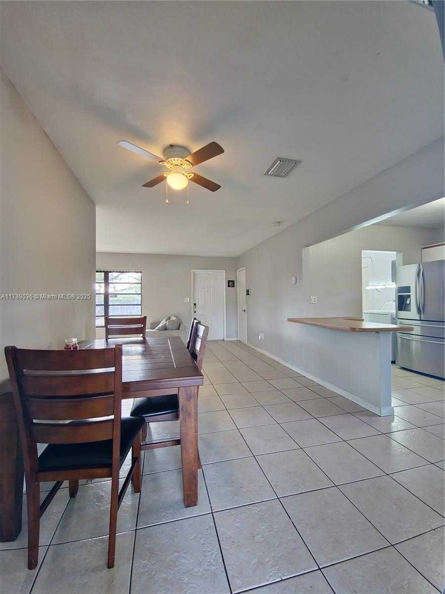 Small Image of 15561 SOUTH WEST 102ND CT, Miami Number 7