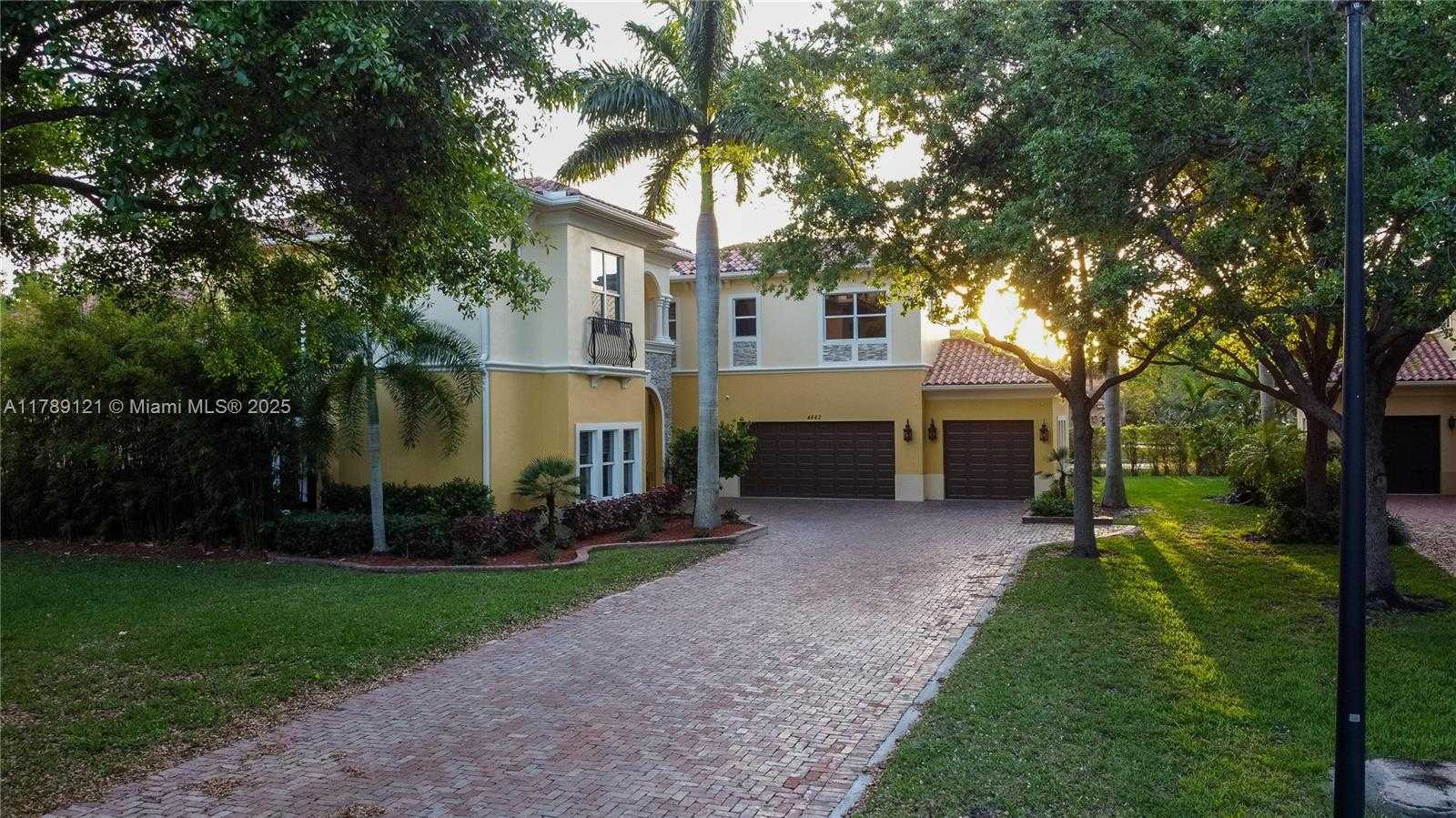 Small Image of 4662 SAXON RD, Coconut Creek Number 2