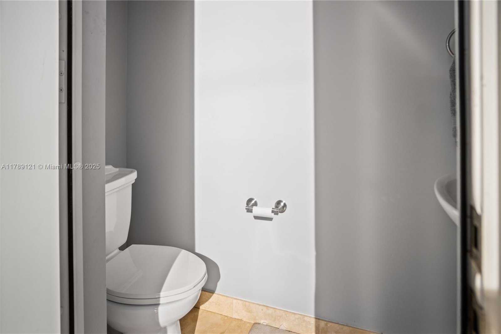 Small Image of 4662 SAXON RD, Coconut Creek Number 41