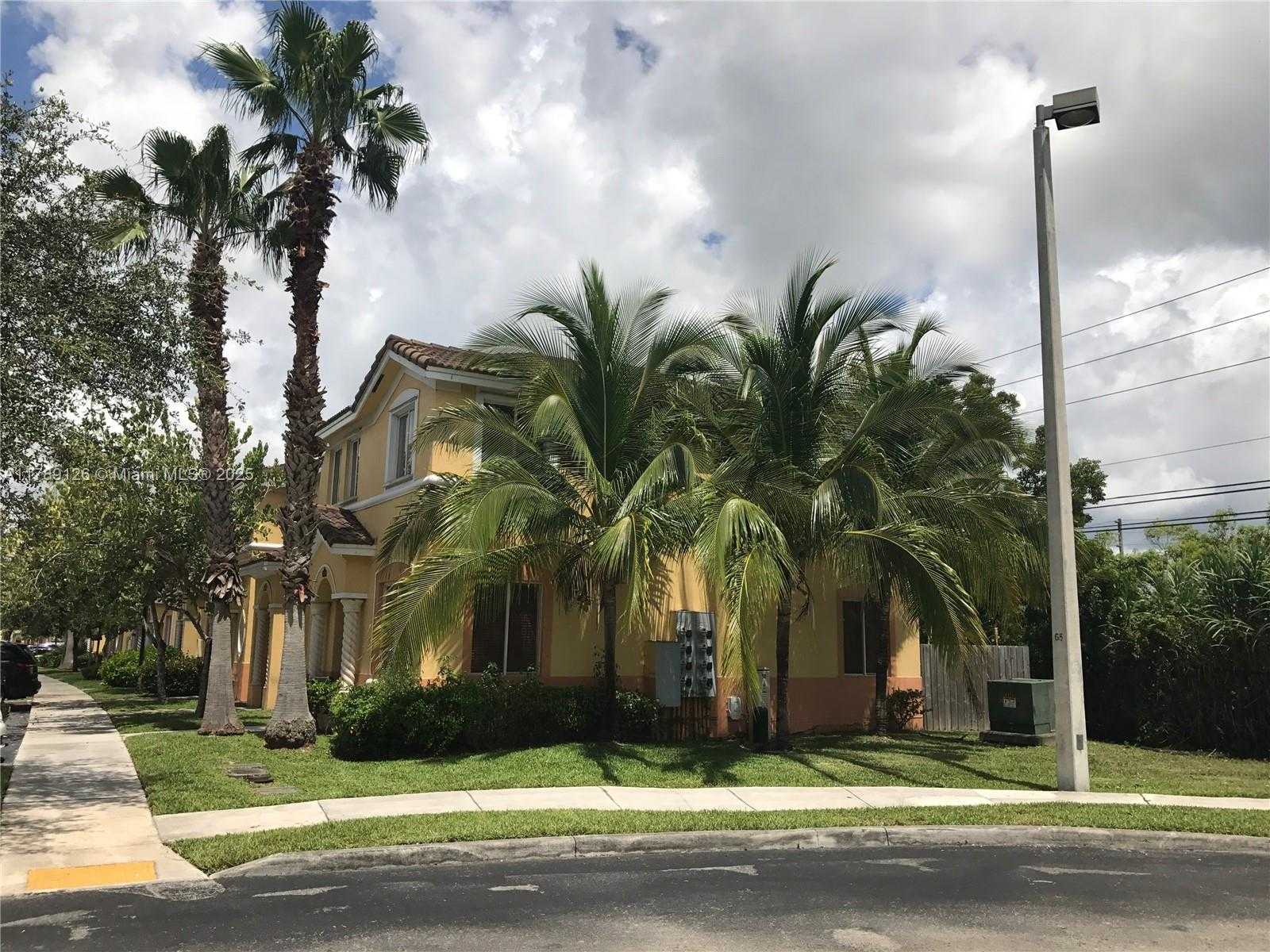 Small Image of 1487 SOUTH EAST 24TH CT, Homestead Number 2