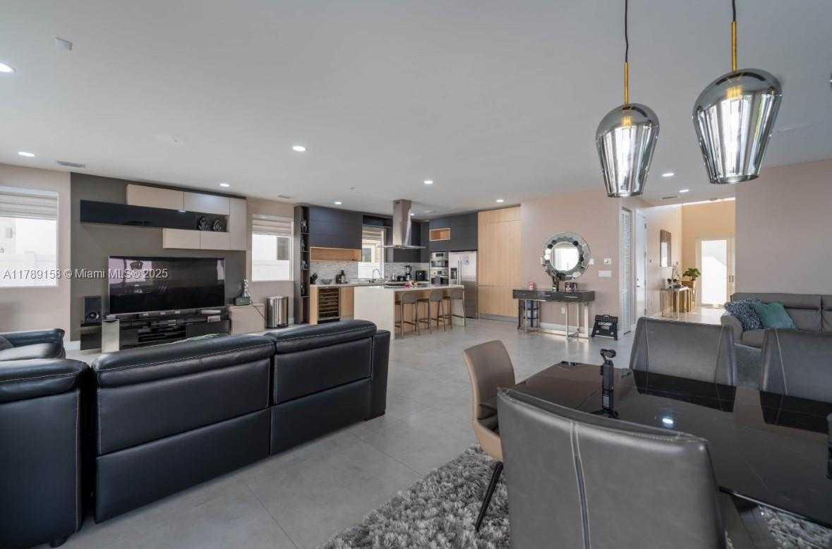 Small Image of 9791 NORTH WEST 75TH ST, Doral Number 11