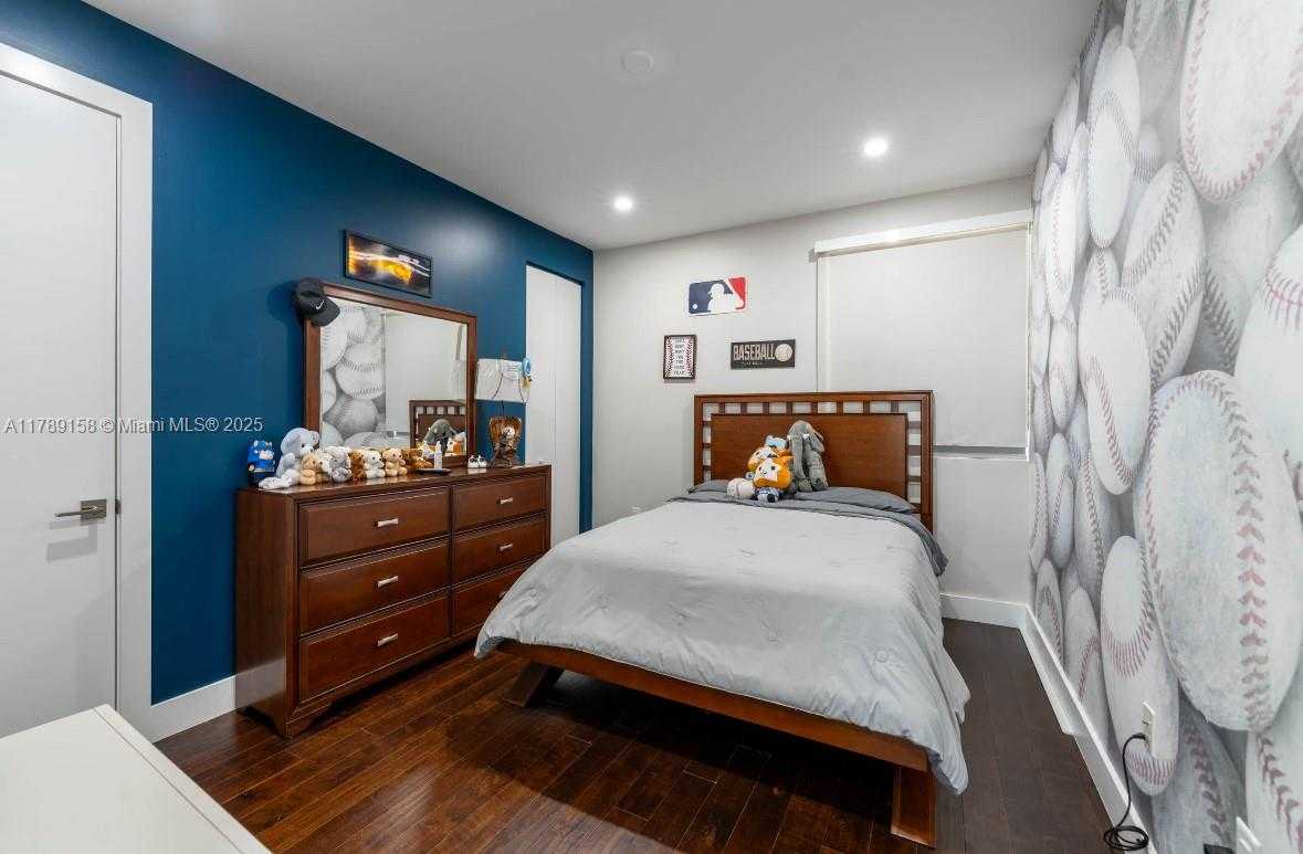 Small Image of 9791 NORTH WEST 75TH ST, Doral Number 21