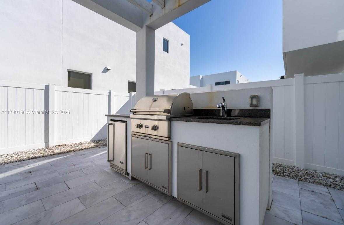 Small Image of 9791 NORTH WEST 75TH ST, Doral Number 28