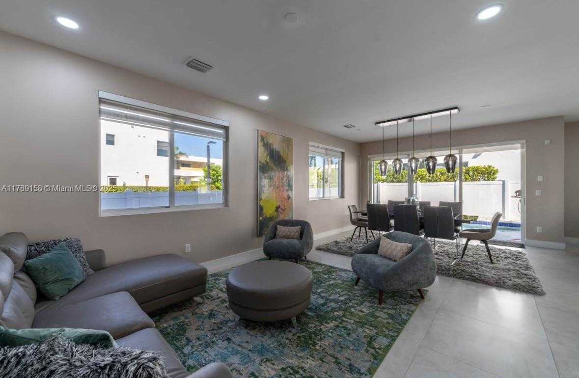 Small Image of 9791 NORTH WEST 75TH ST, Doral Number 6