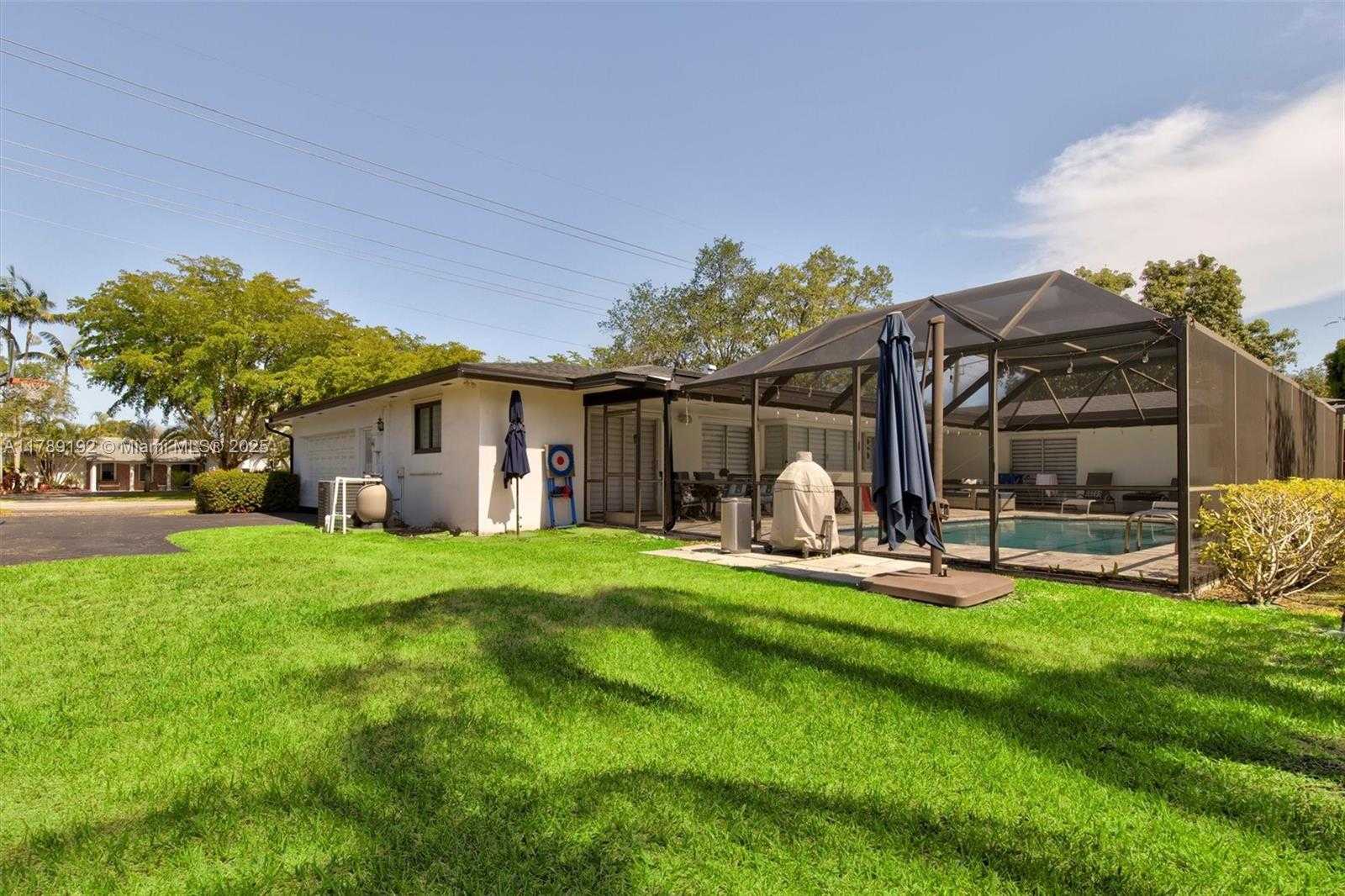 Small Image of 17020 SOUTH WEST 87TH AVE, Palmetto Bay Number 19