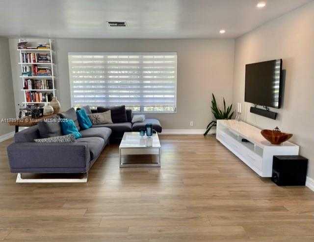 Small Image of 17020 SOUTH WEST 87TH AVE, Palmetto Bay Number 4