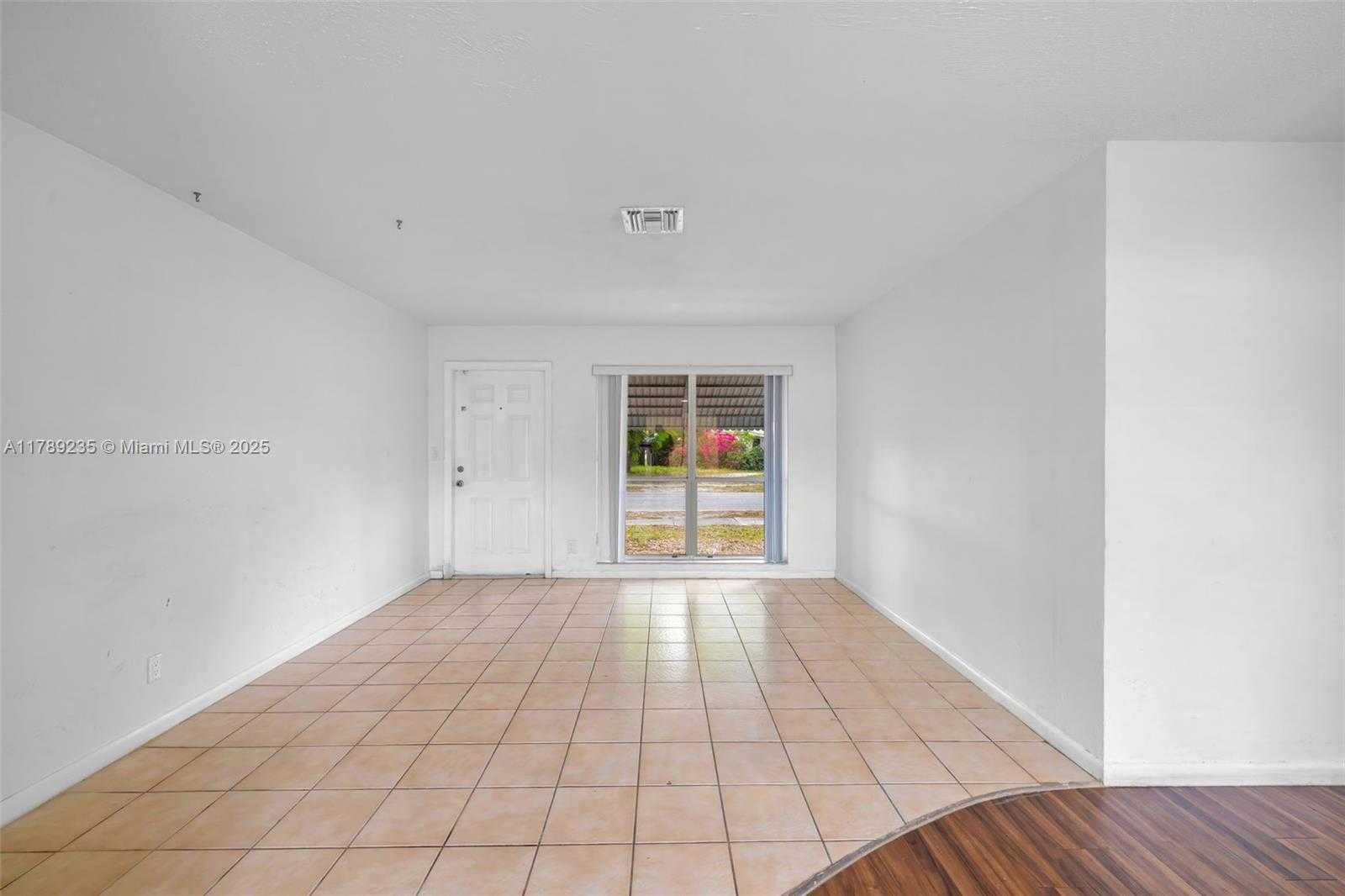 Small Image of 1920 NORTH 66TH AVE, Hollywood Number 11