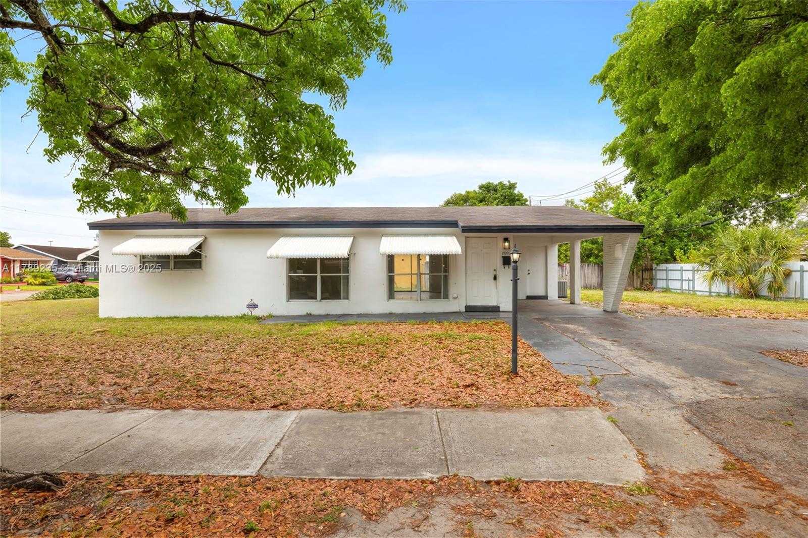 Small Image of 1920 NORTH 66TH AVE, Hollywood Number 2