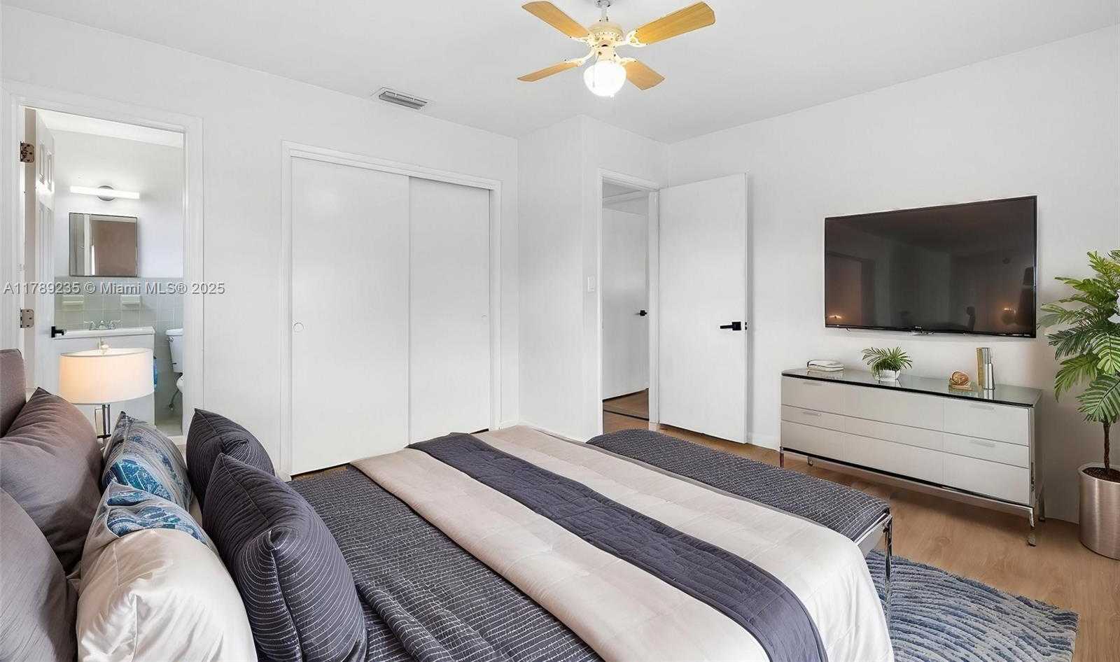 Small Image of 1920 NORTH 66TH AVE, Hollywood Number 26