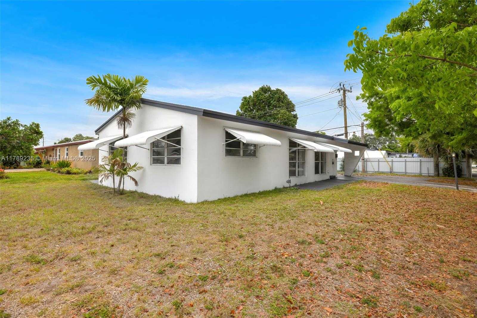 Small Image of 1920 NORTH 66TH AVE, Hollywood Number 3