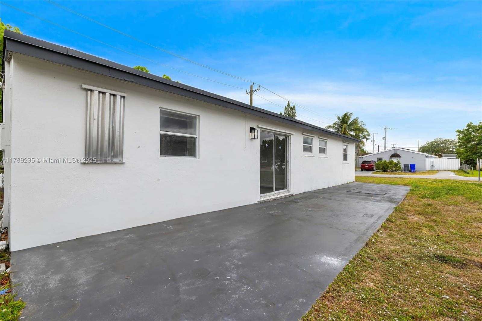 Small Image of 1920 NORTH 66TH AVE, Hollywood Number 32