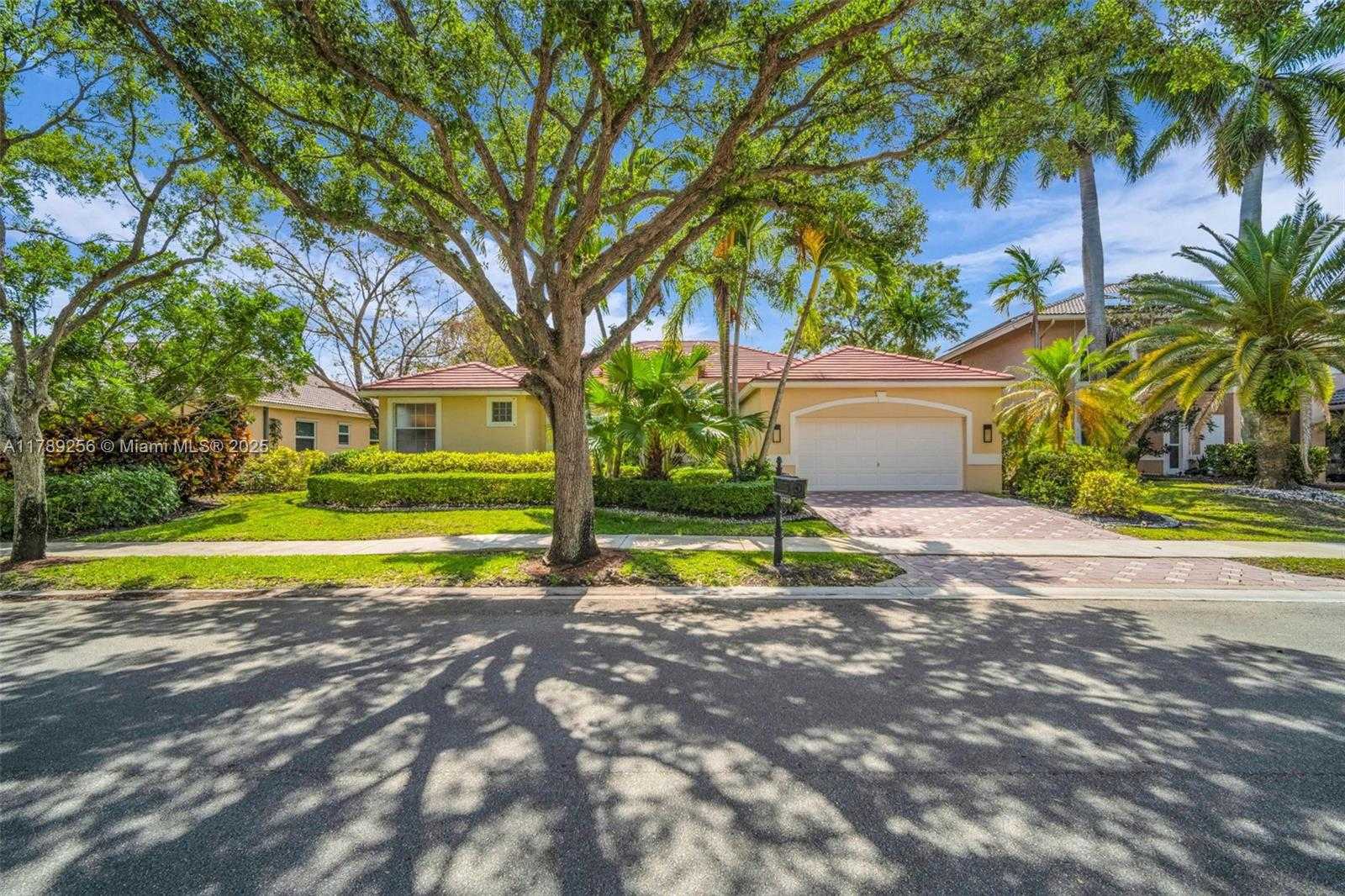 Small Image of 3739 OAK RIDGE CIR, Weston Number 10