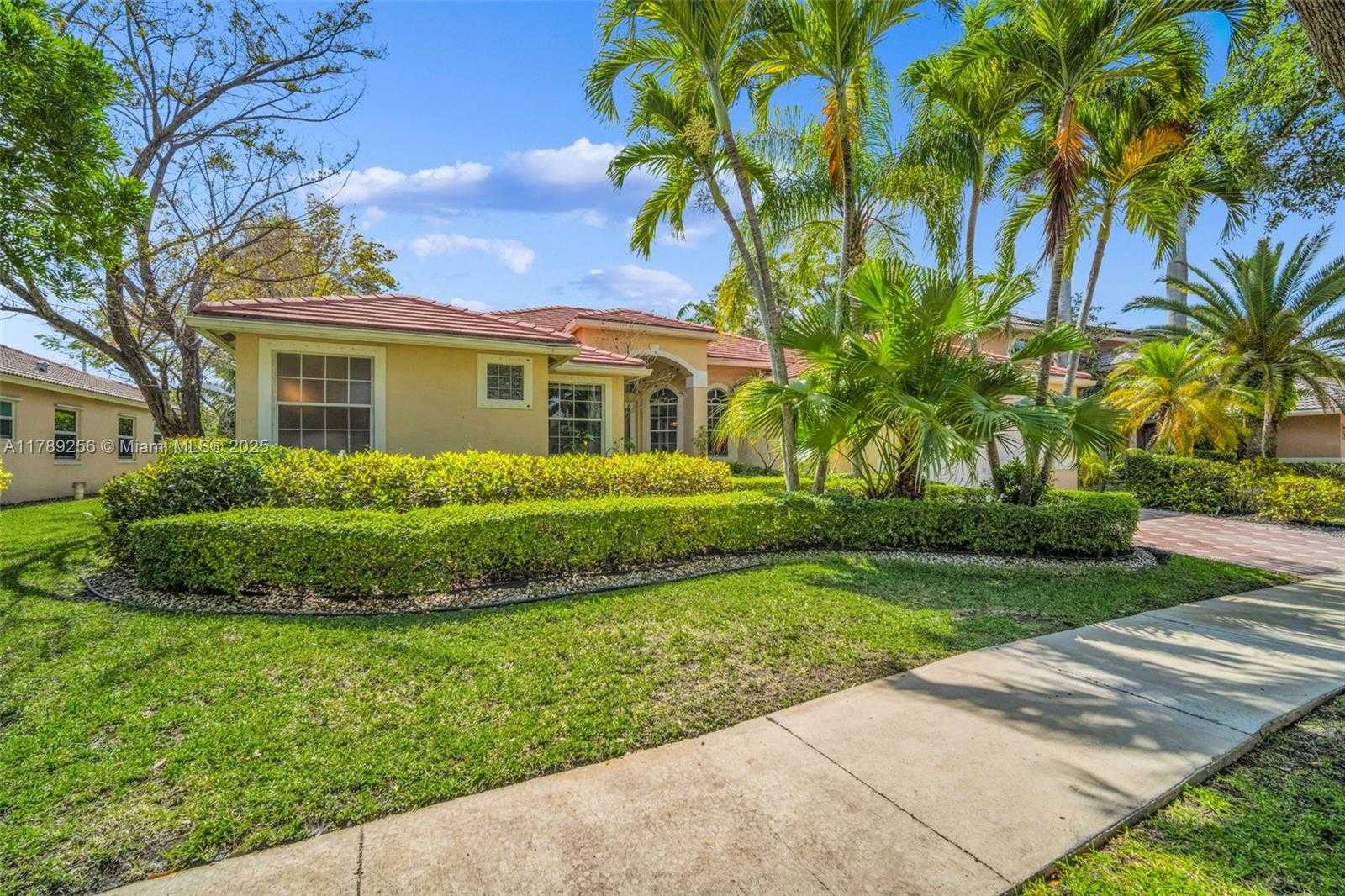 Small Image of 3739 OAK RIDGE CIR, Weston Number 11