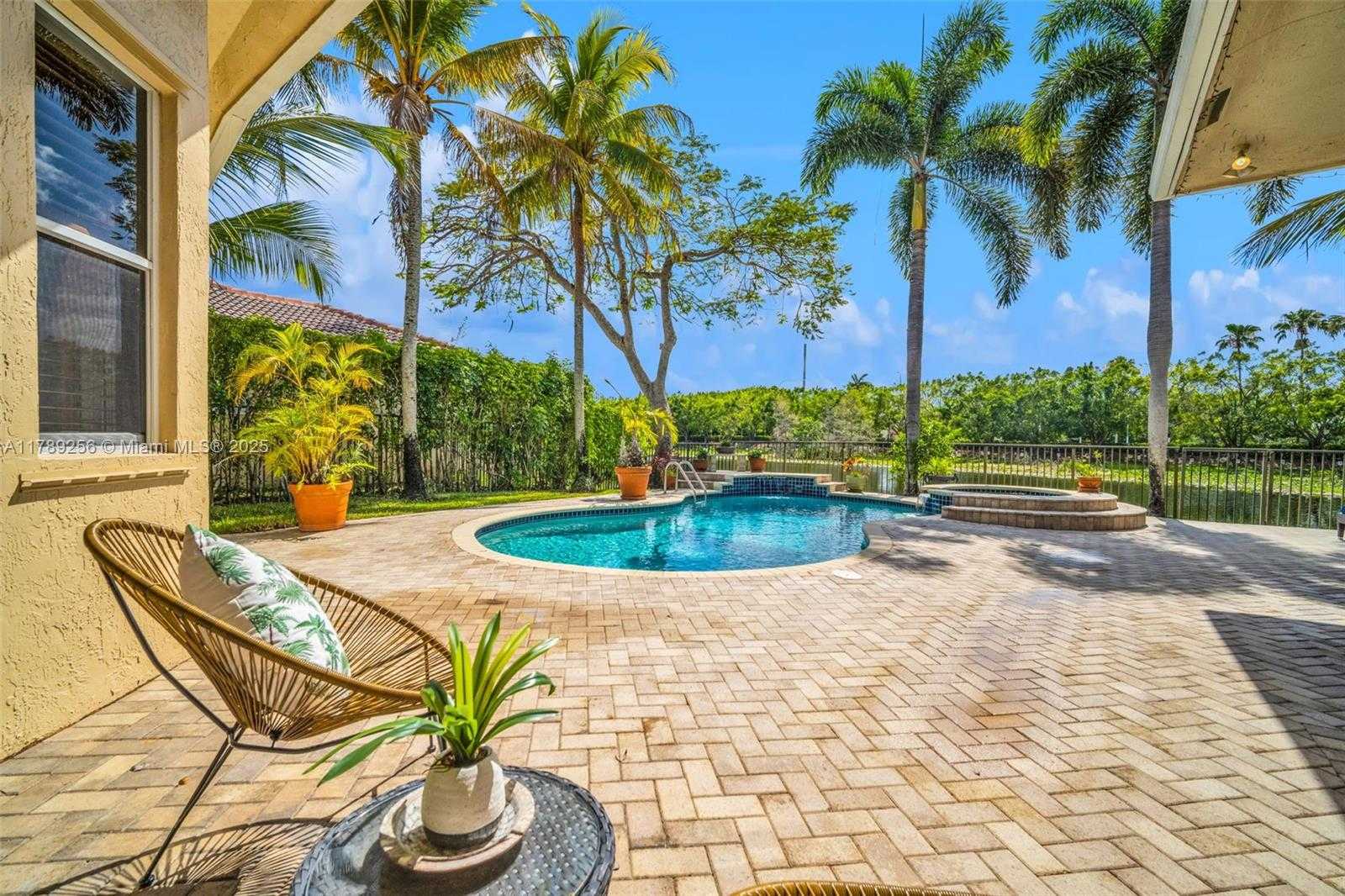 Small Image of 3739 OAK RIDGE CIR, Weston Number 13