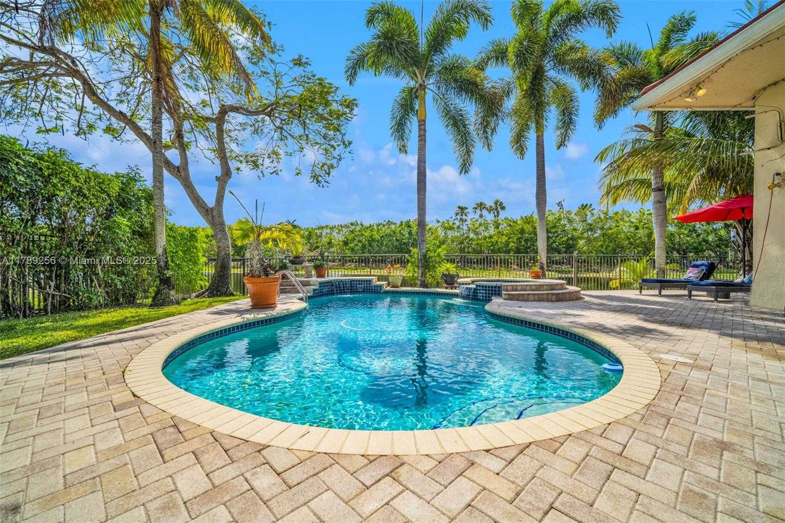 Small Image of 3739 OAK RIDGE CIR, Weston Number 14
