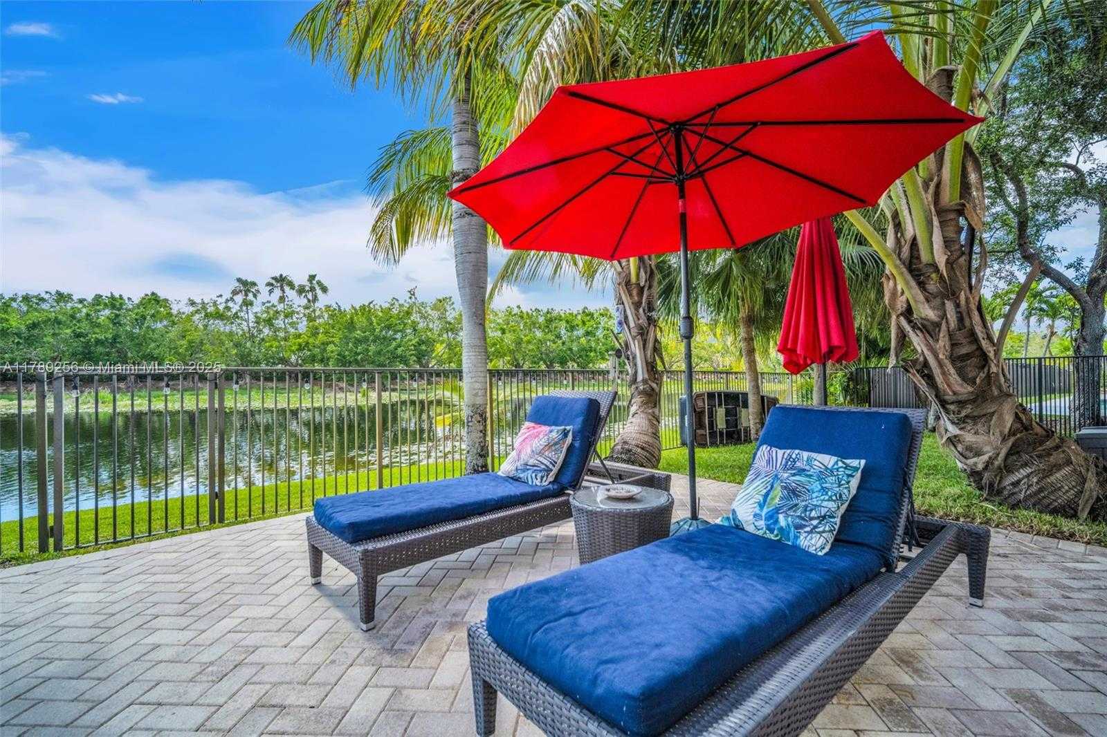 Small Image of 3739 OAK RIDGE CIR, Weston Number 16