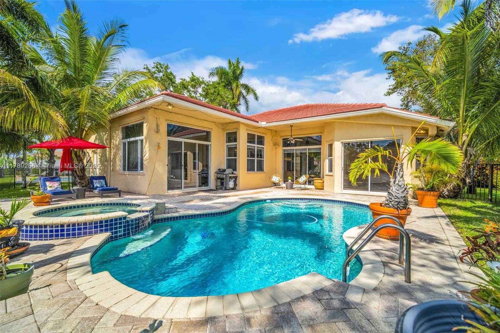 Small Image of 3739 OAK RIDGE CIR, Weston Number 17