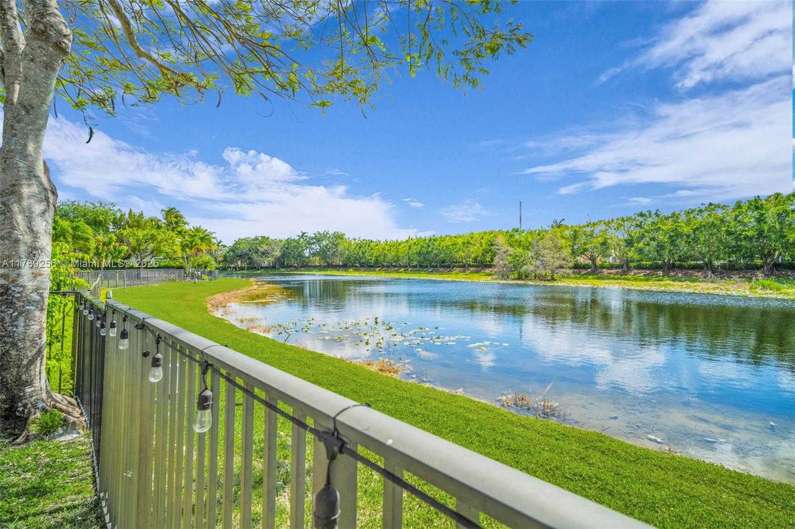 Small Image of 3739 OAK RIDGE CIR, Weston Number 19