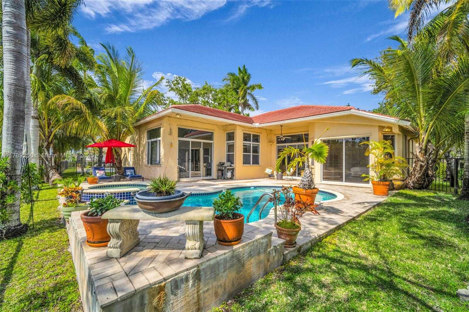 Small Image of 3739 OAK RIDGE CIR, Weston Number 20