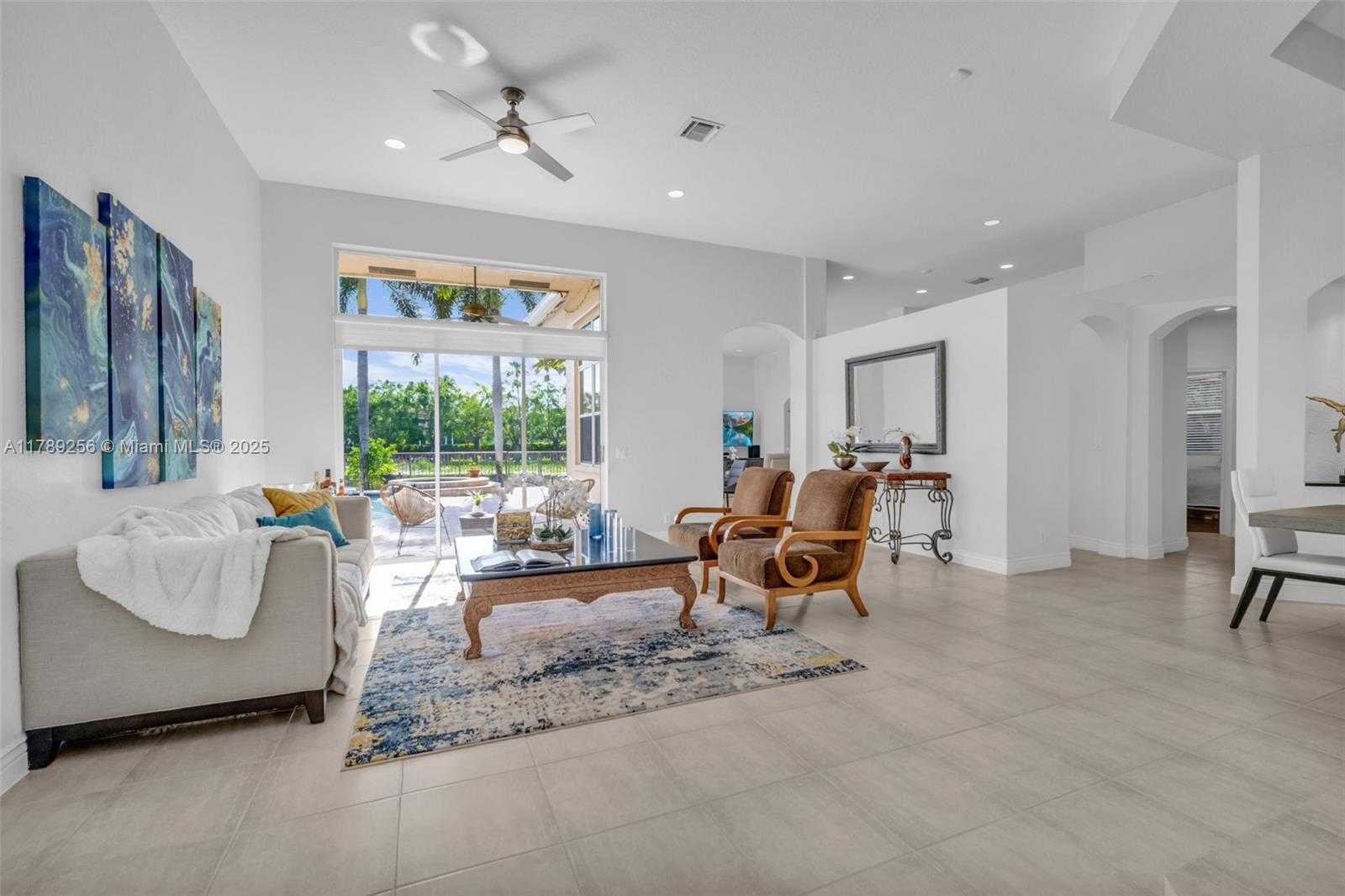 Small Image of 3739 OAK RIDGE CIR, Weston Number 26