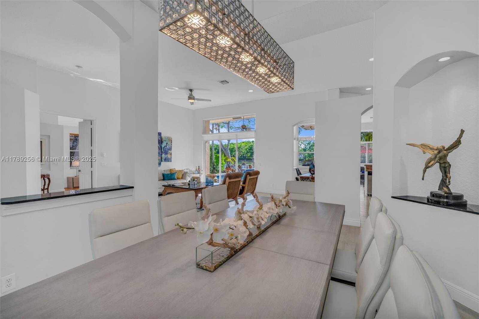 Small Image of 3739 OAK RIDGE CIR, Weston Number 30