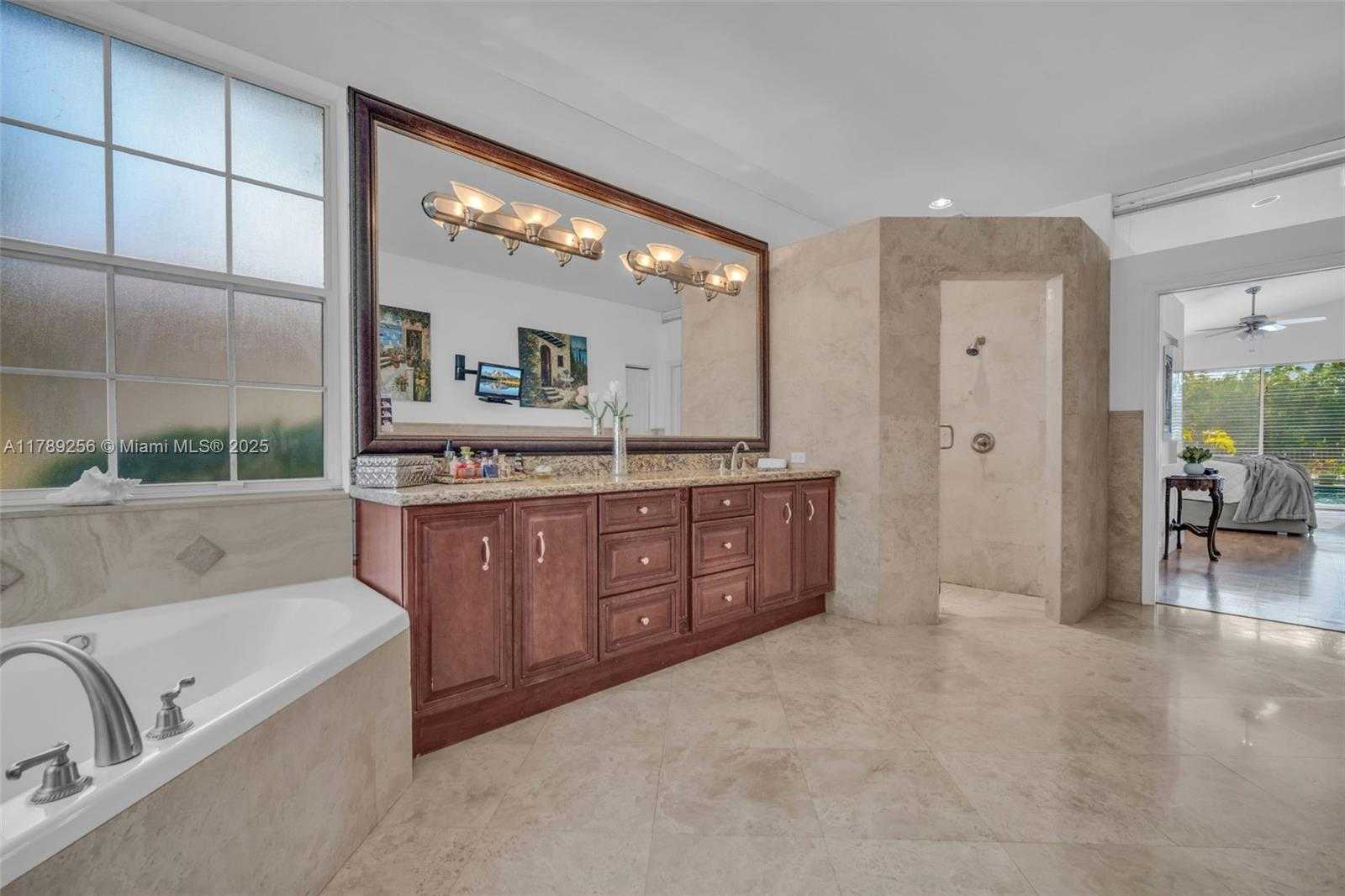 Small Image of 3739 OAK RIDGE CIR, Weston Number 37