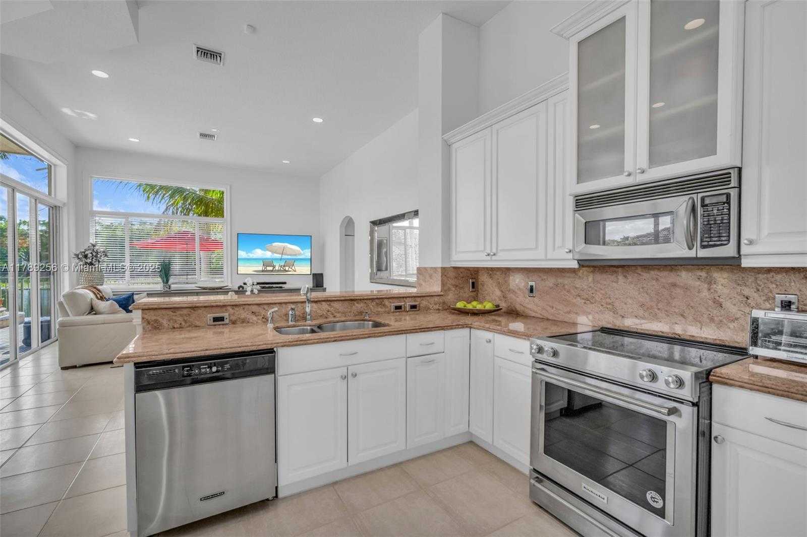 Small Image of 3739 OAK RIDGE CIR, Weston Number 42