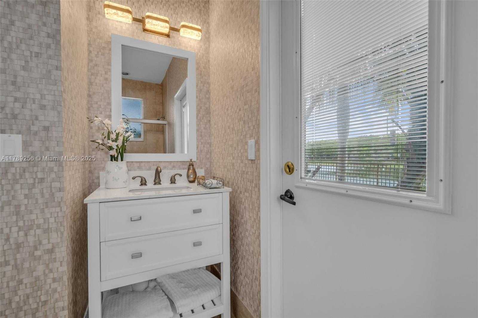 Small Image of 3739 OAK RIDGE CIR, Weston Number 51