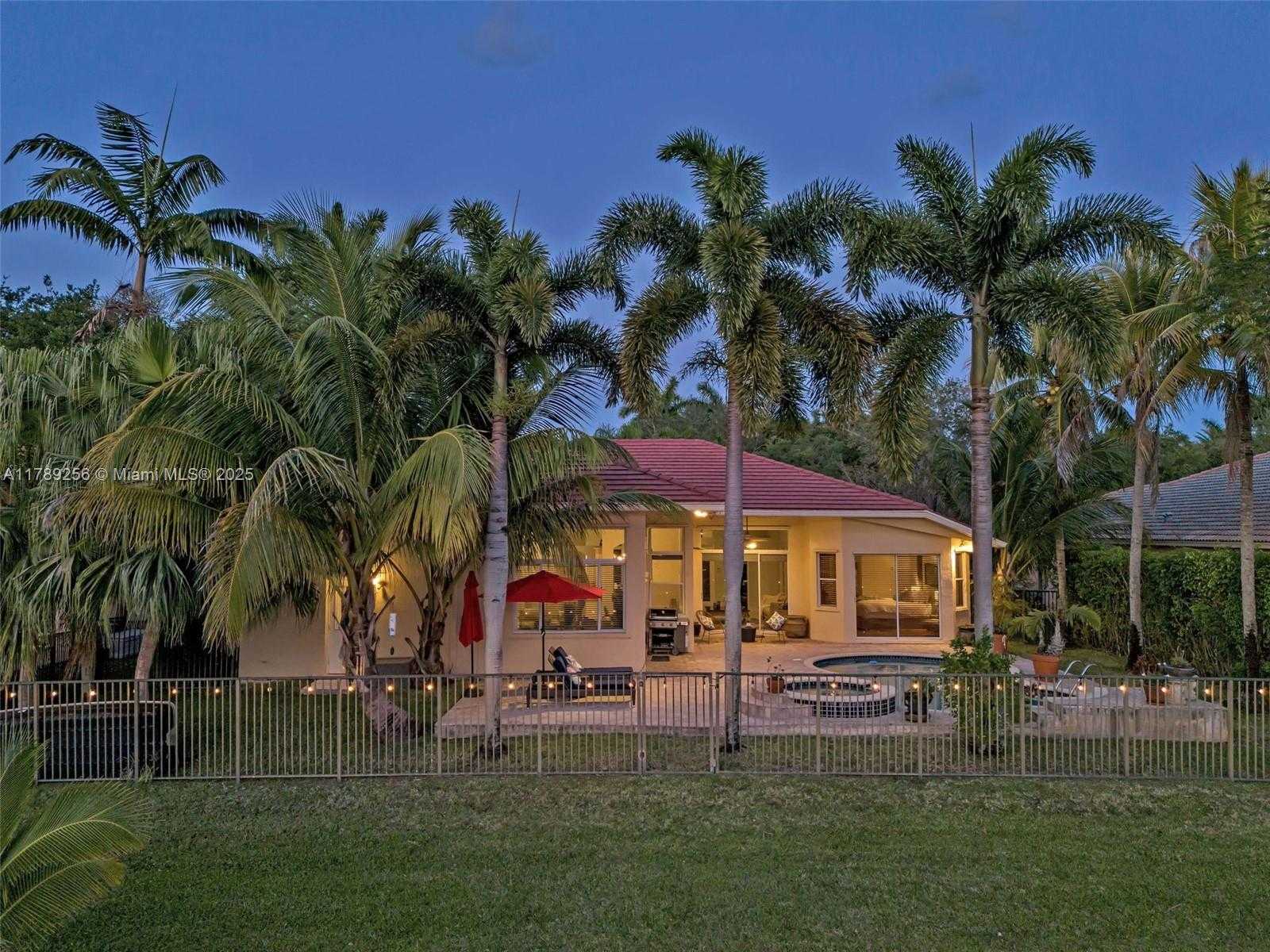 Small Image of 3739 OAK RIDGE CIR, Weston Number 59