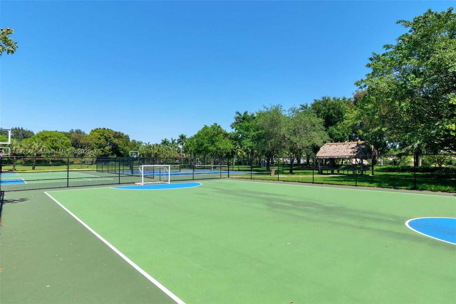 Small Image of 3739 OAK RIDGE CIR, Weston Number 66