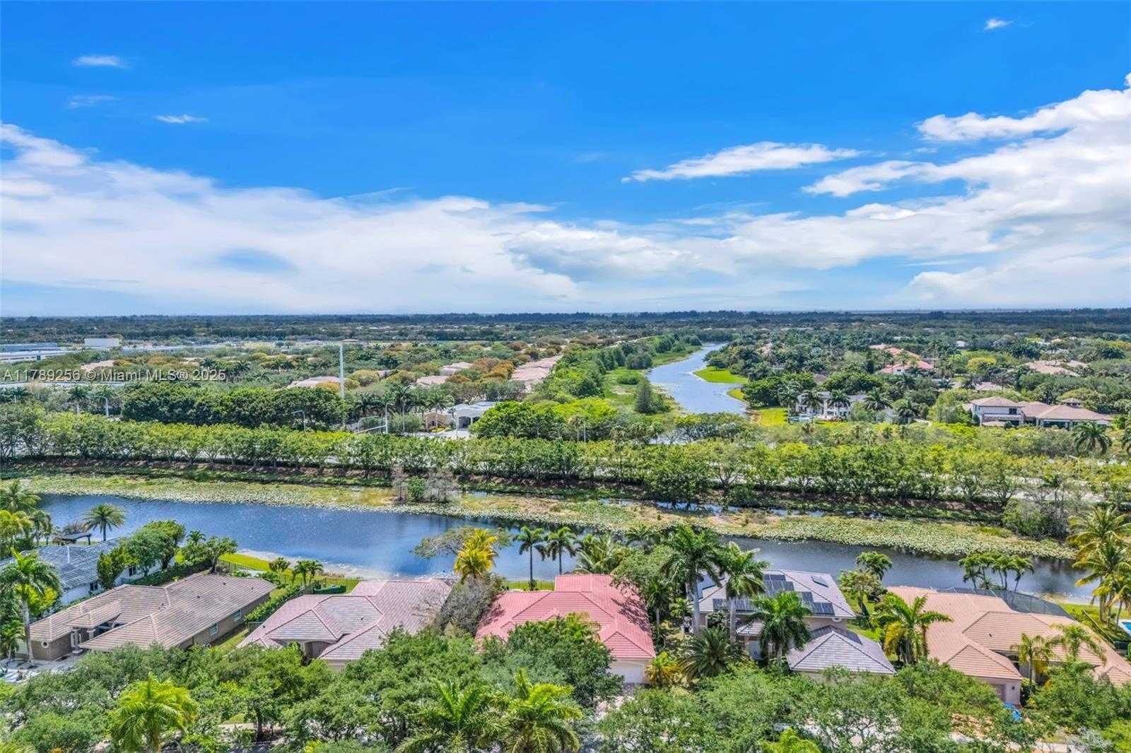 Small Image of 3739 OAK RIDGE CIR, Weston Number 68