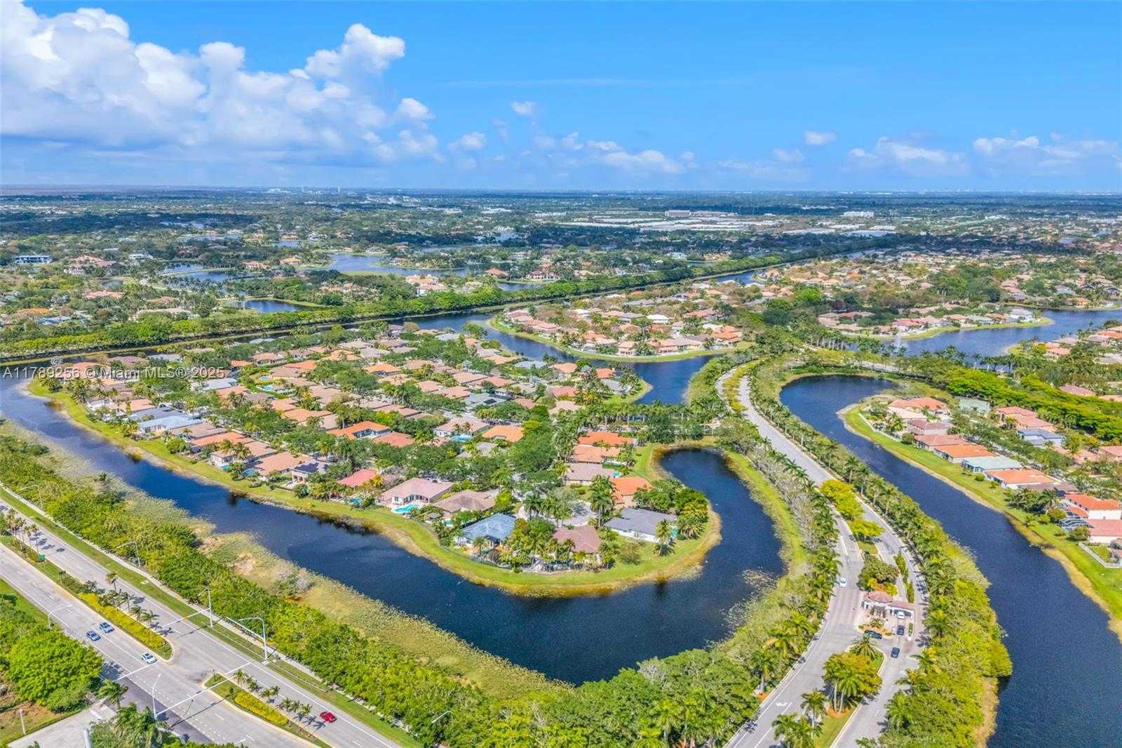 Small Image of 3739 OAK RIDGE CIR, Weston Number 71