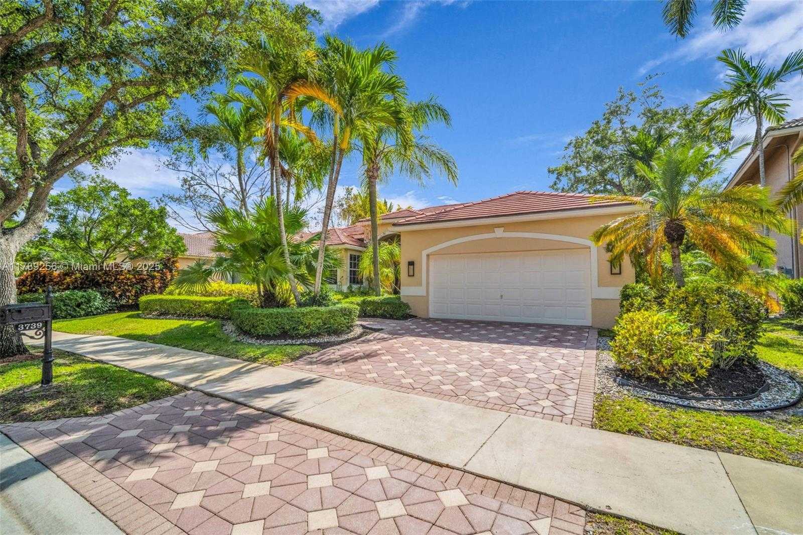 Small Image of 3739 OAK RIDGE CIR, Weston Number 8