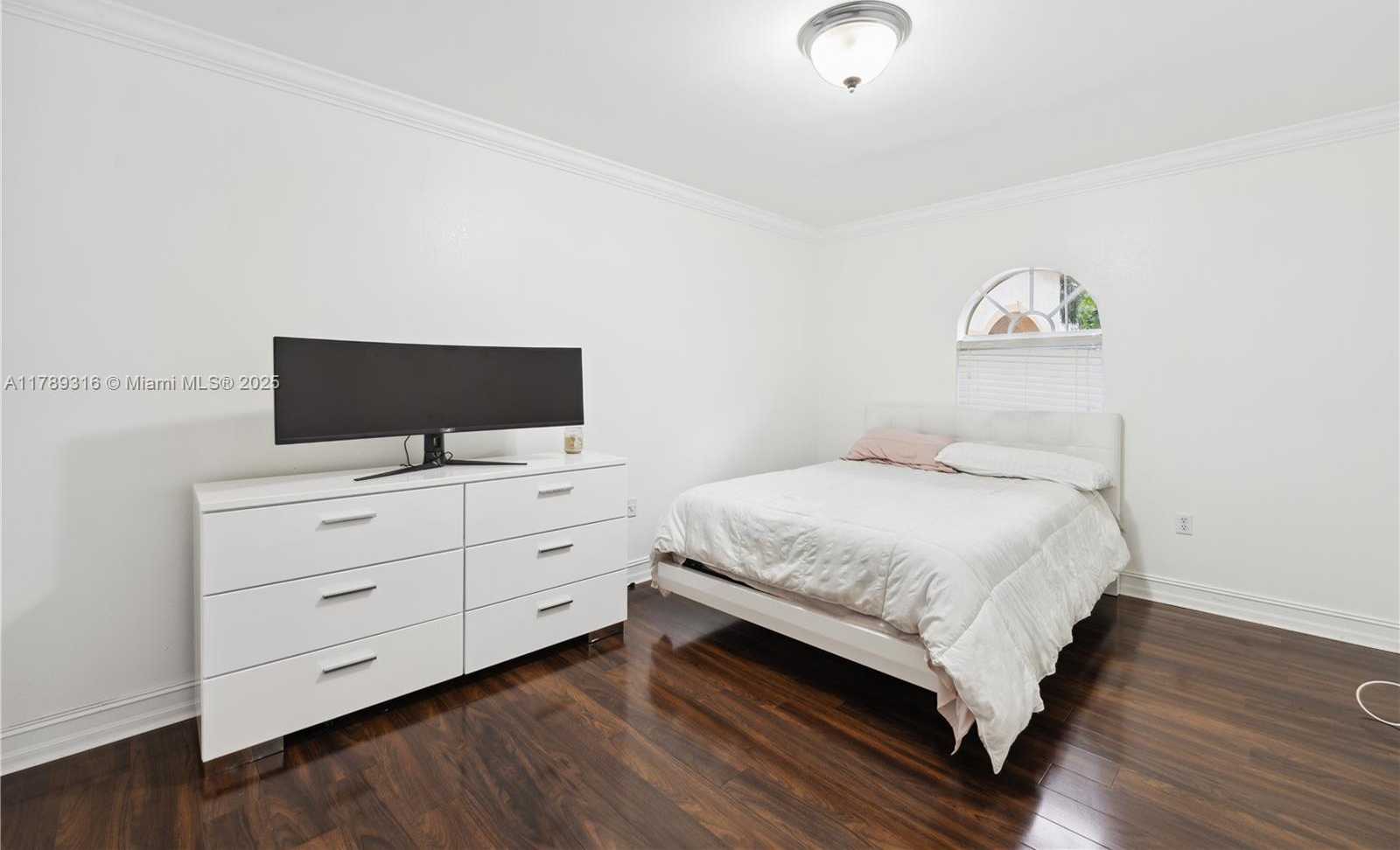 Small Image of 105 SOUTH ROYAL POINCIANA BLVD, Miami Springs Number 15
