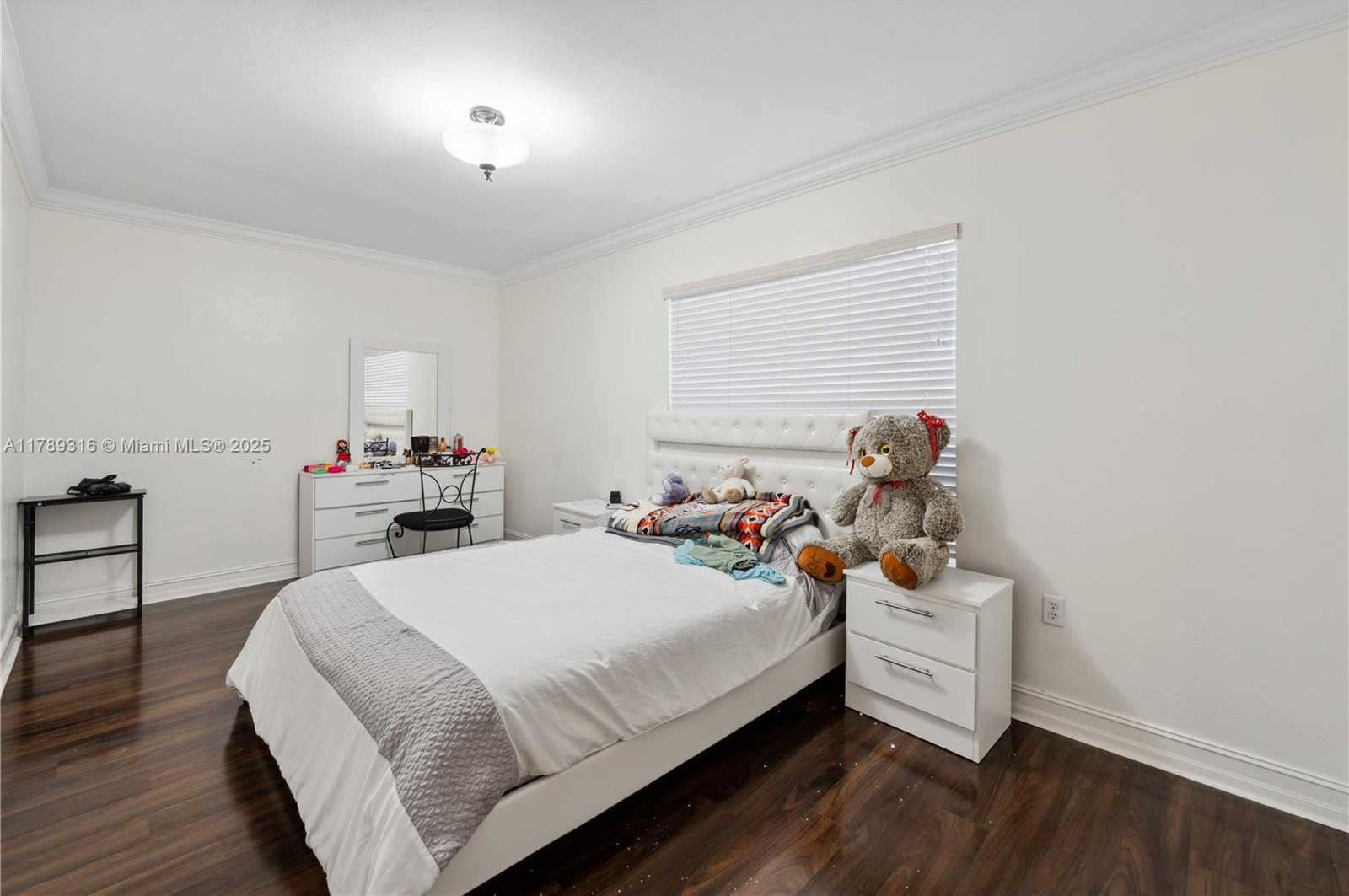 Small Image of 105 SOUTH ROYAL POINCIANA BLVD, Miami Springs Number 18