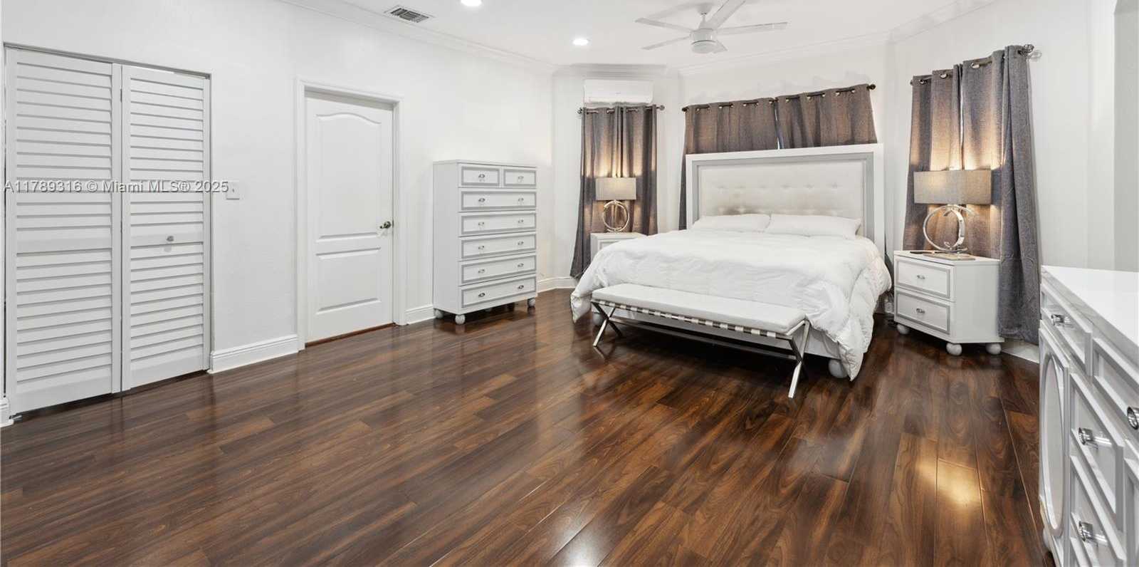 Small Image of 105 SOUTH ROYAL POINCIANA BLVD, Miami Springs Number 22