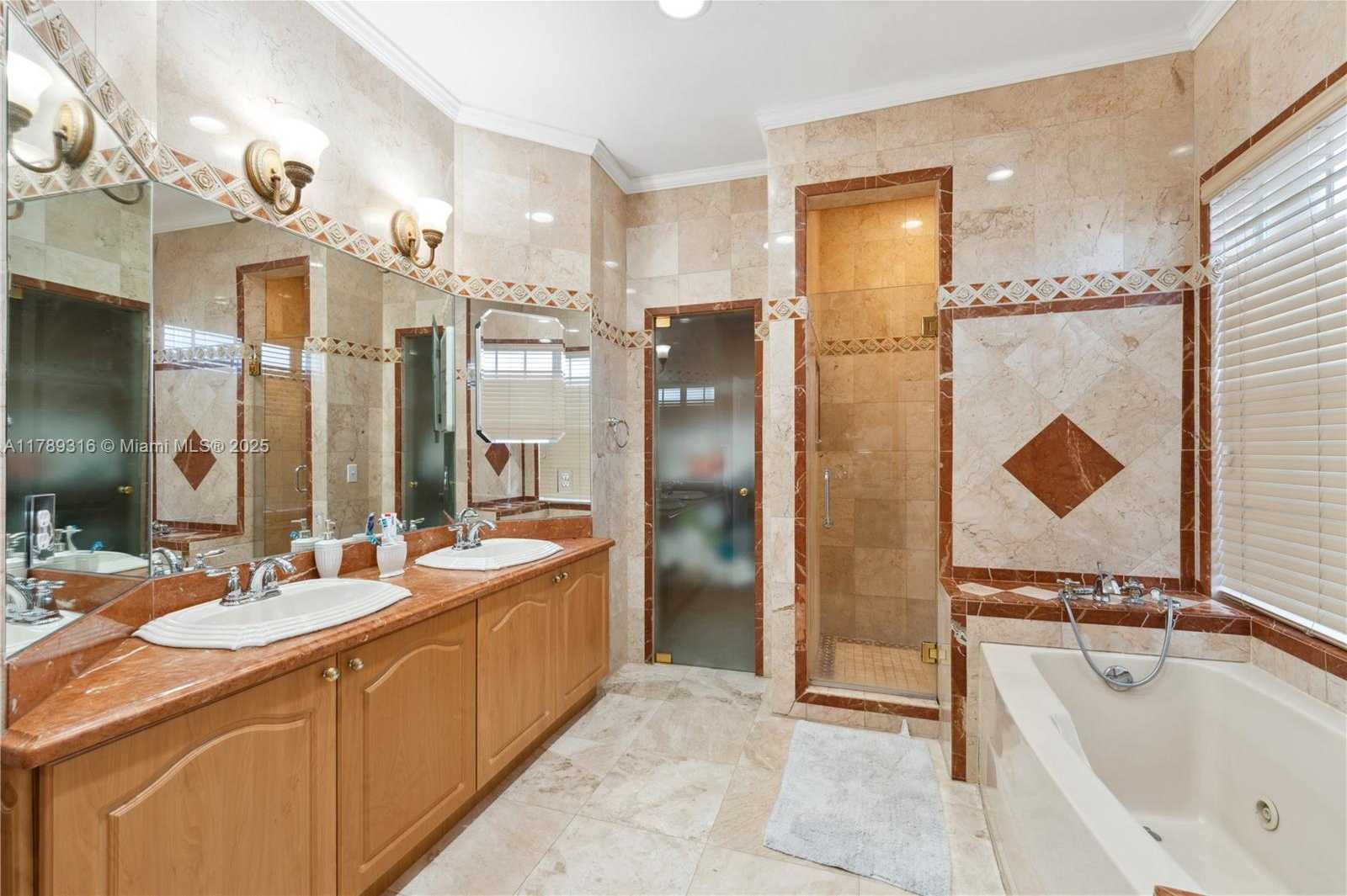 Small Image of 105 SOUTH ROYAL POINCIANA BLVD, Miami Springs Number 23