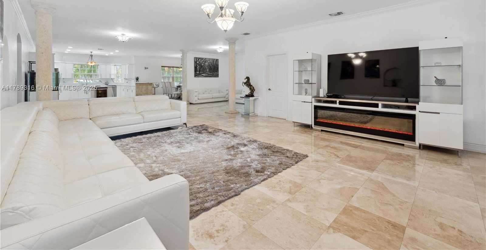 Small Image of 105 SOUTH ROYAL POINCIANA BLVD, Miami Springs Number 5