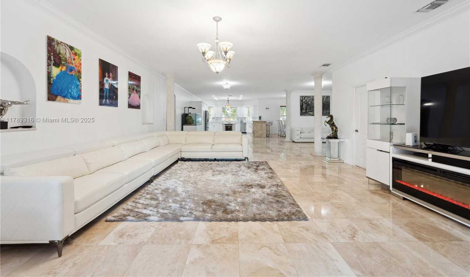 Small Image of 105 SOUTH ROYAL POINCIANA BLVD, Miami Springs Number 6