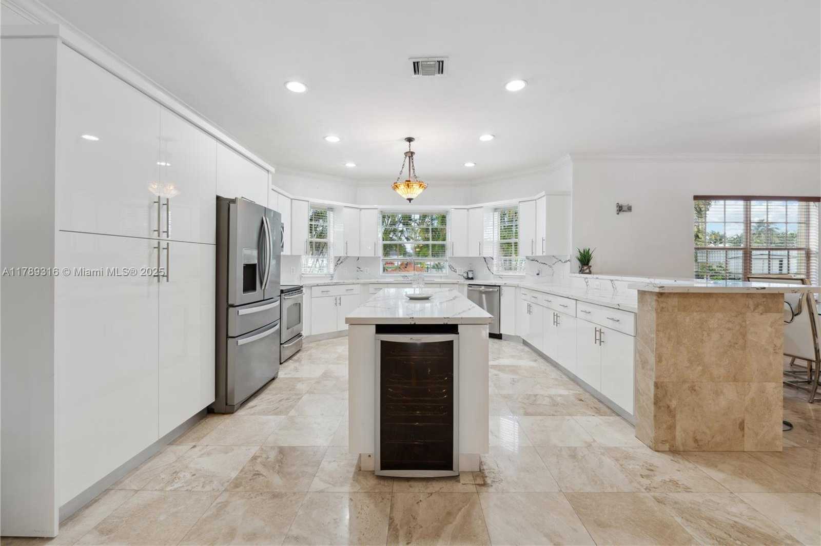 Small Image of 105 SOUTH ROYAL POINCIANA BLVD, Miami Springs Number 8