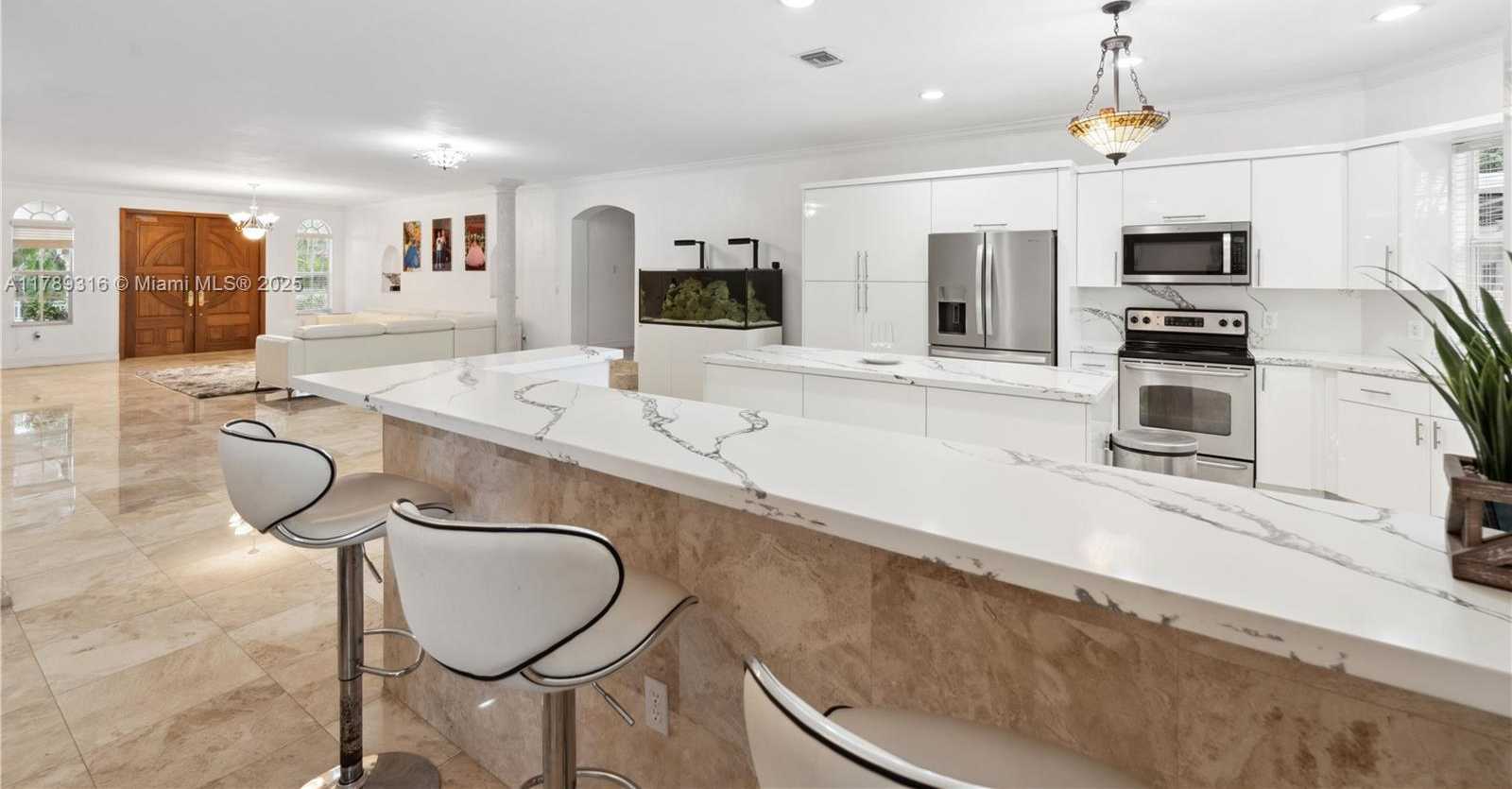 Small Image of 105 SOUTH ROYAL POINCIANA BLVD, Miami Springs Number 9