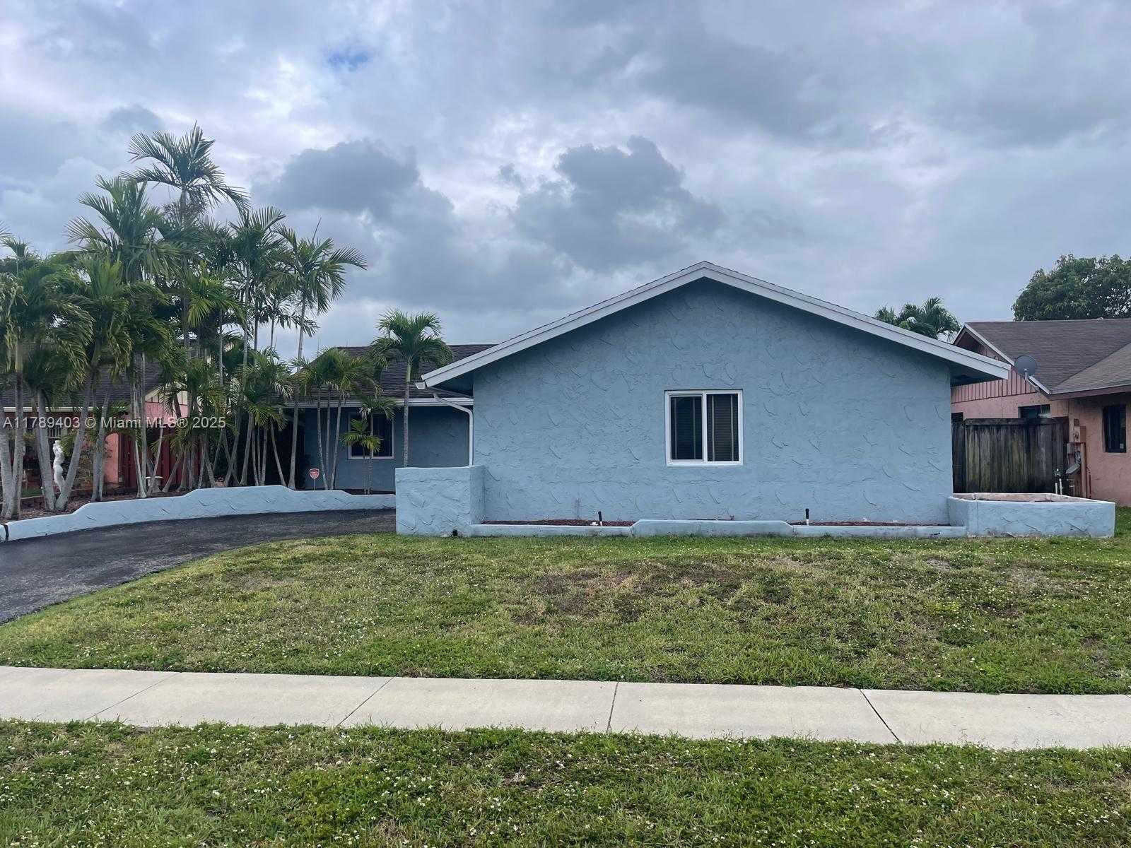 Small Image of 7522 SOUTH WEST 6TH ST, North Lauderdale Number 2